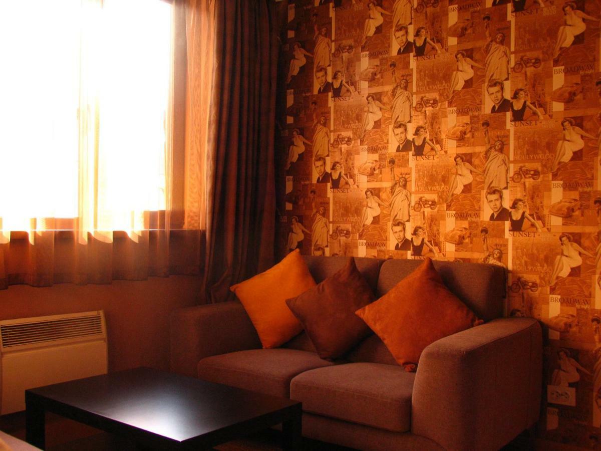 Memo'S Boutique Guesthouse Karakol Luaran gambar